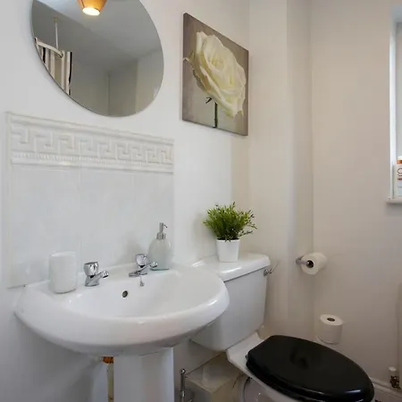 Sleeps Up To 6, Parking, Wifi, Netflix, Near City *