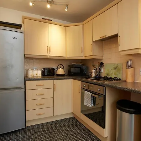 Holiday home Sleeps Up To 6, Parking, Wifi, Netflix, Near City Leeds (West Yorkshire)