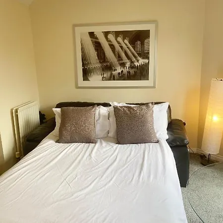 Sleeps Up To 6, Parking, Wifi, Netflix, Near City * Leeds (West Yorkshire)